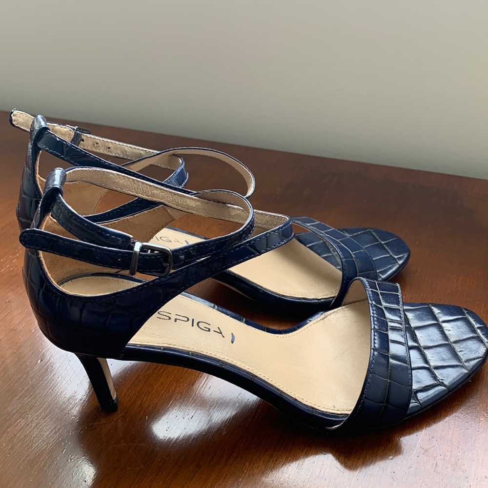 Navy sandals, 2.5 inch heel